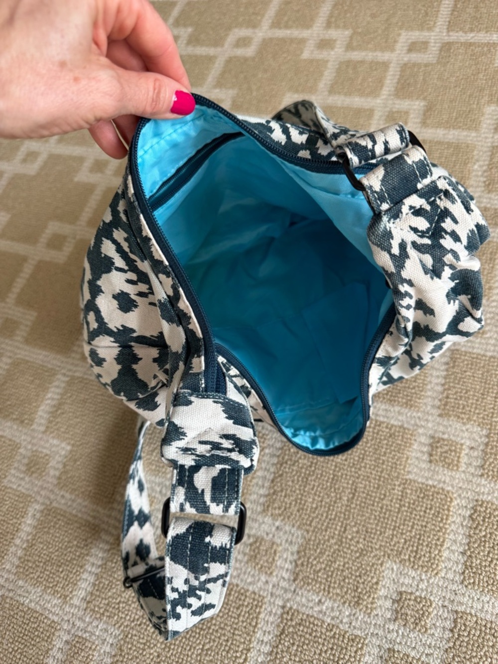 KAVU Sydney Canvas Crossbody Sling Bag Boho Teal Ikat Print Adjustable Strap O/S - Picture 6 of 10